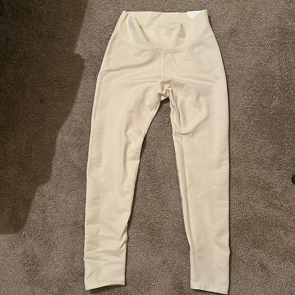 NWT Large Cream Offline by Aerie Seamless Highwaisted 7/8 Leggings